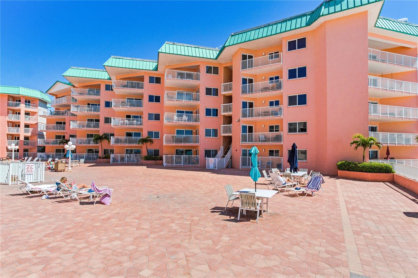 BEACH COTTAGE CONDO - Residential