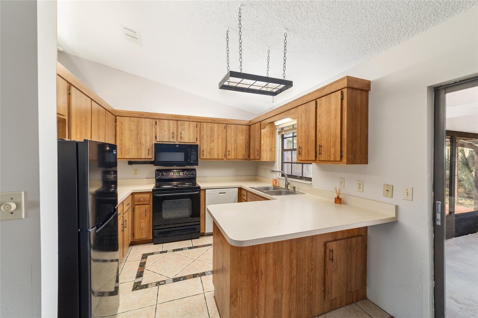 COUNTRYSIDE ESTATE - Residential