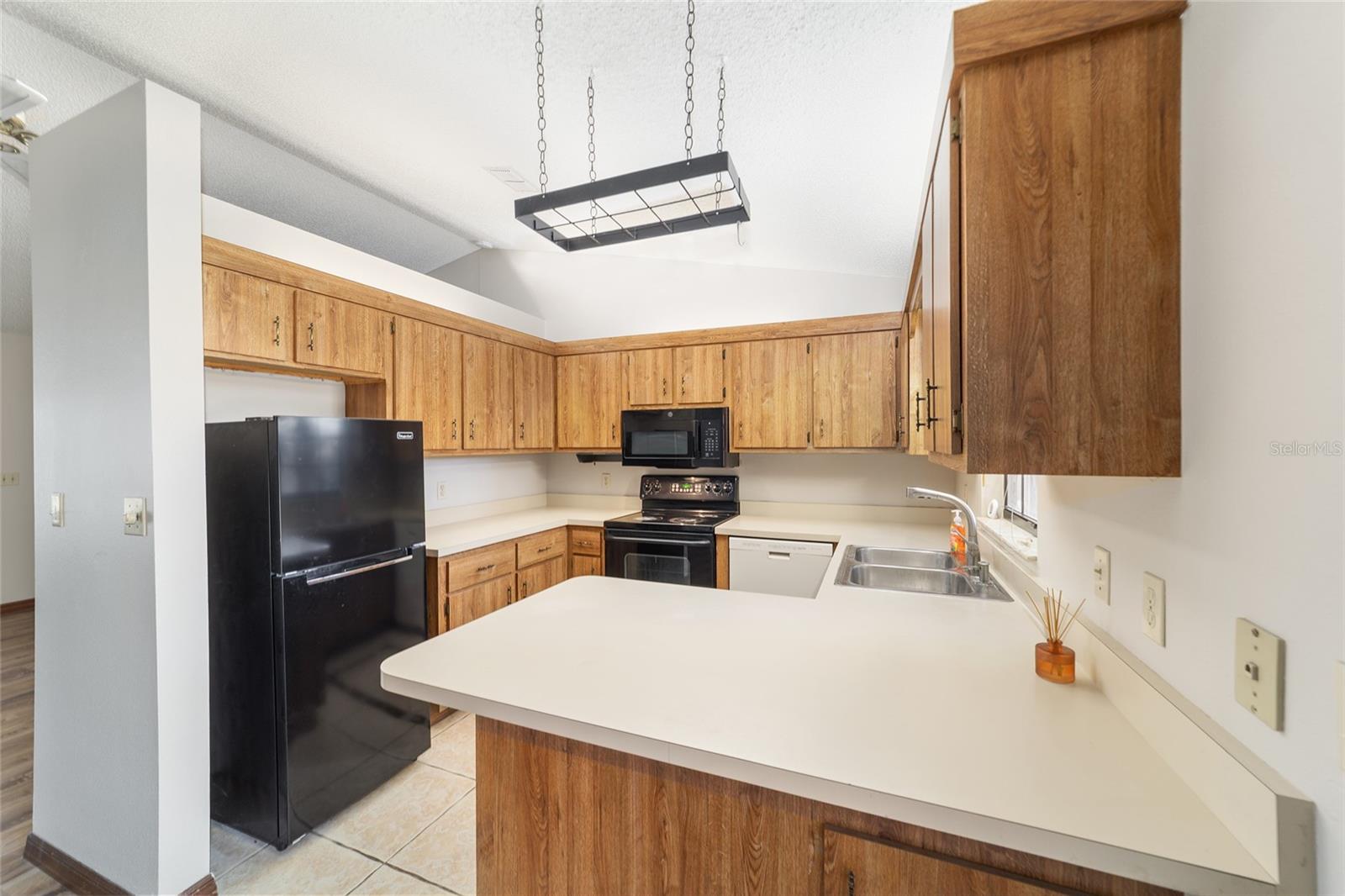 COUNTRYSIDE ESTATE - Residential