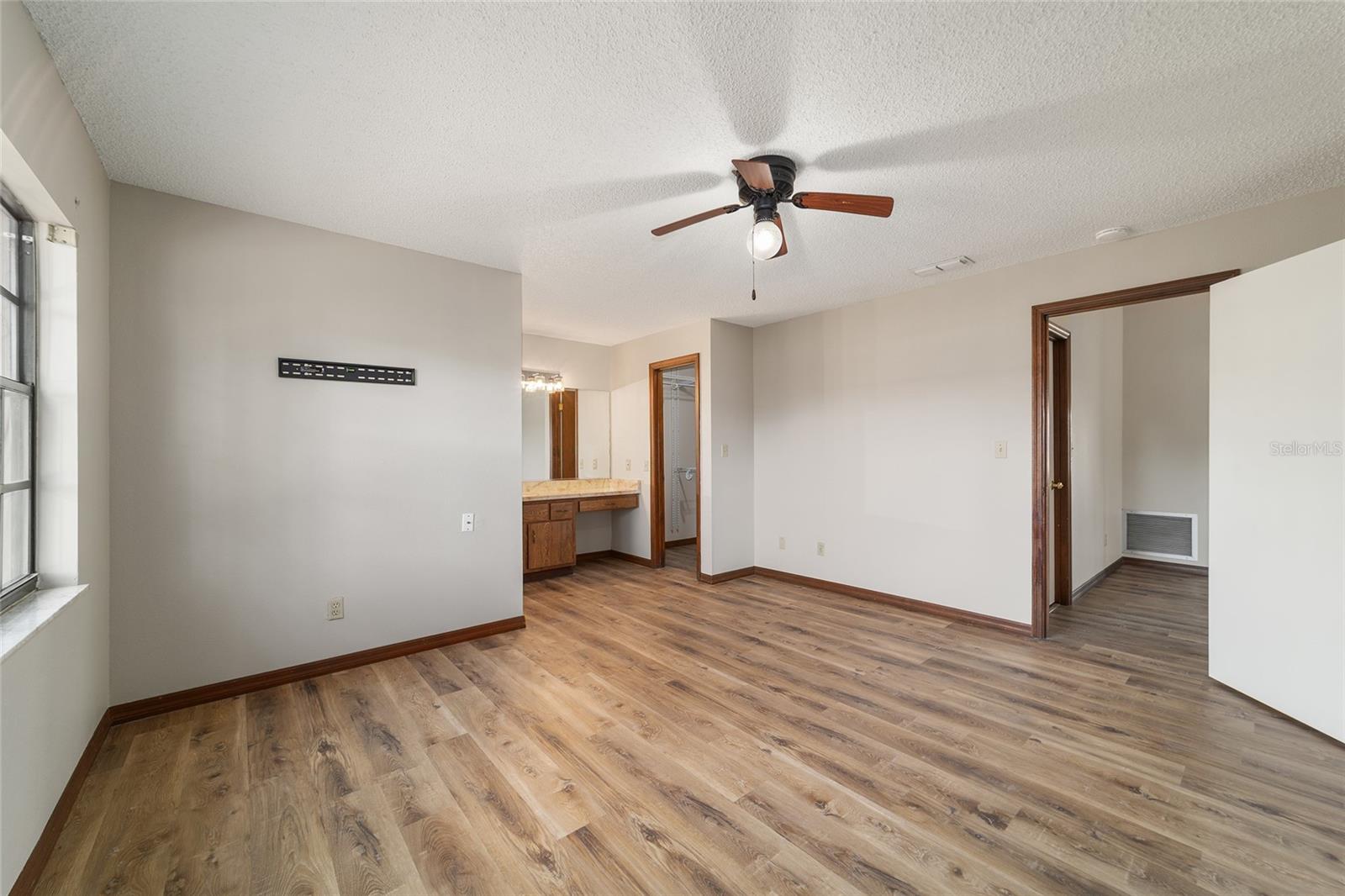 COUNTRYSIDE ESTATE - Residential