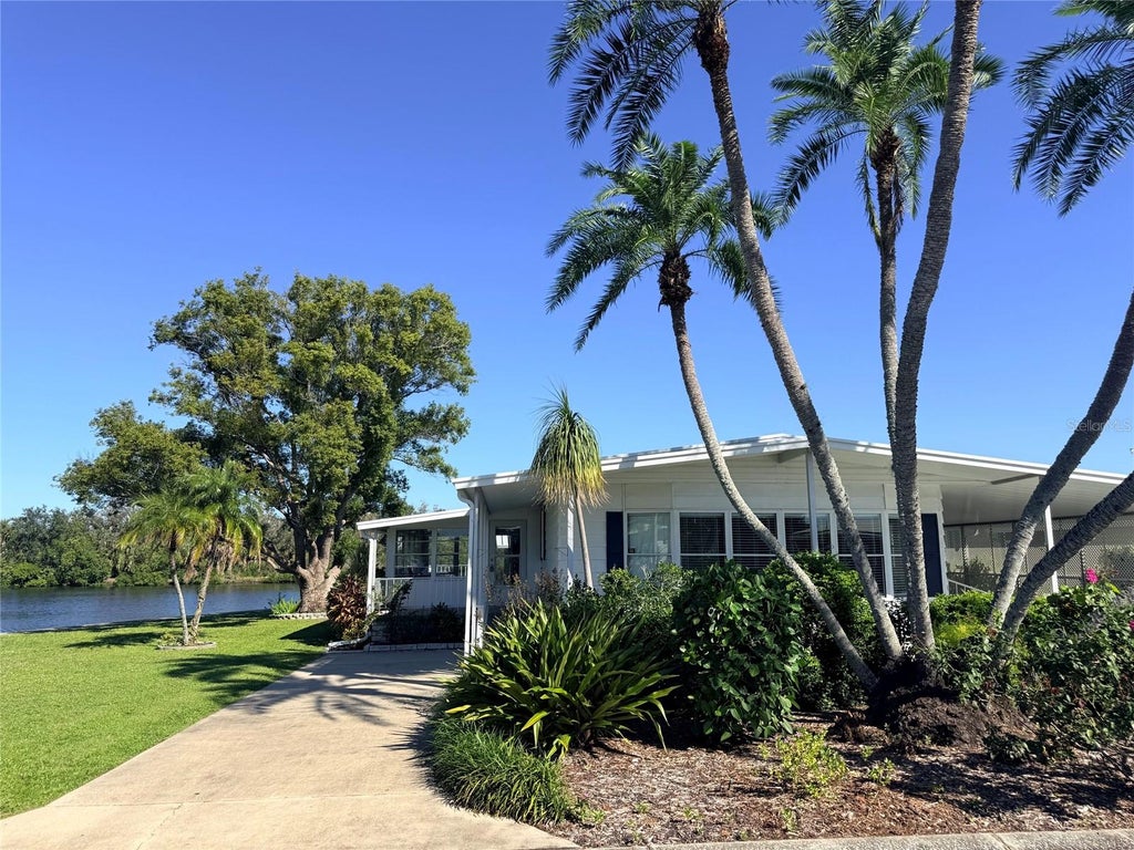 Photo of 182 N Saint Thomas Circle, Apollo Beach, FL 33572 (MLS # TB8561273)