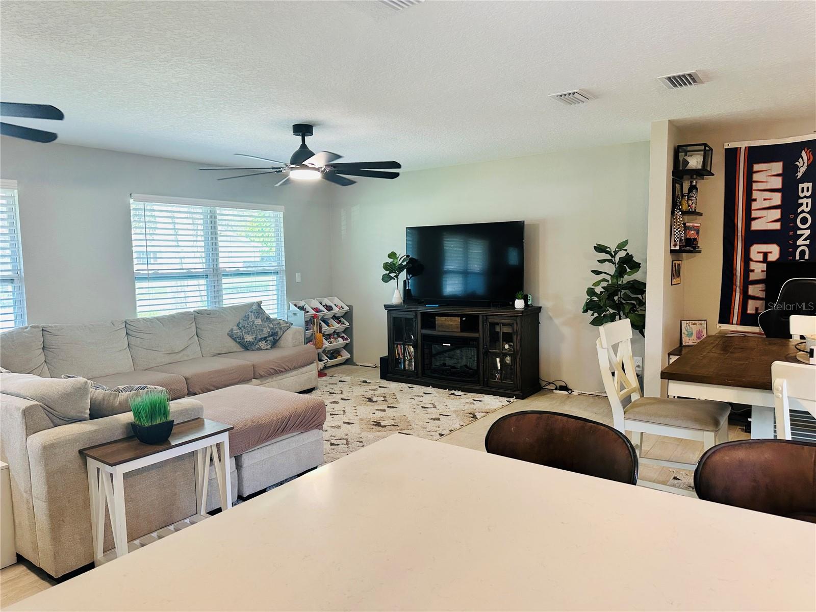 SPANISH MISSION HEIGHTS #4 - Residential