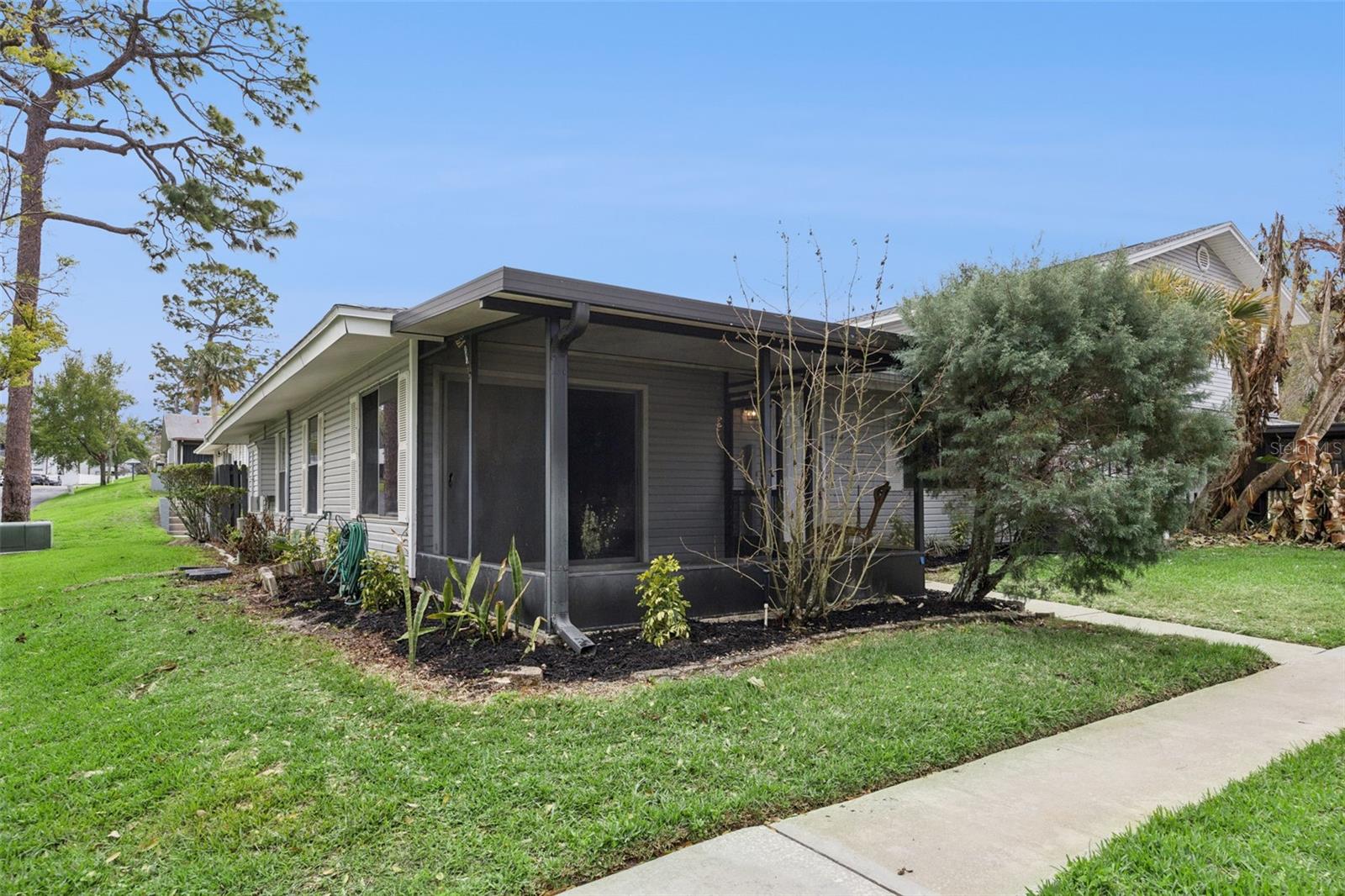 594 HEATHERTON VILLAGE