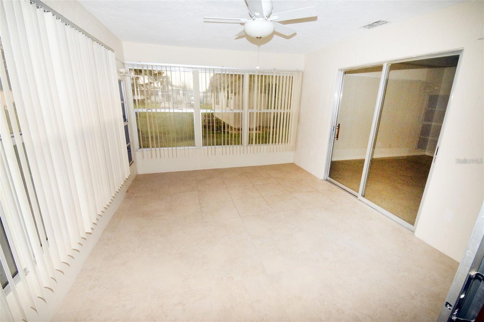 GLEN OAKS RIDGE VILLAS 1 - Residential Lease