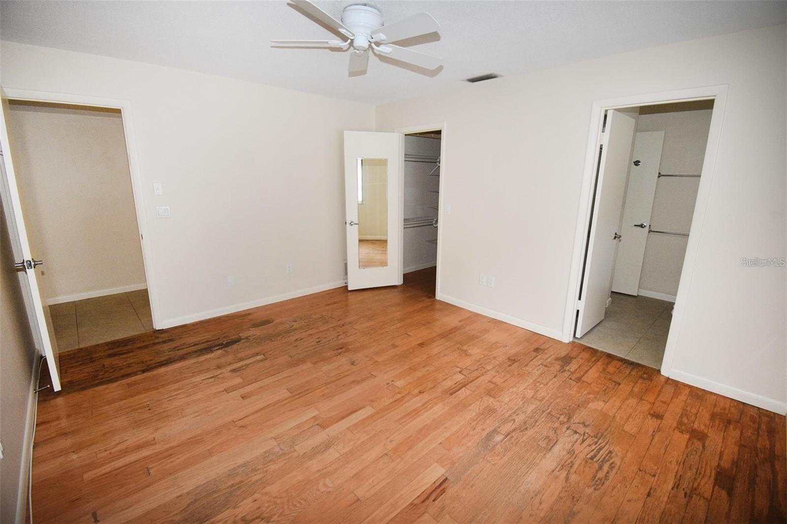 GLEN OAKS RIDGE VILLAS 1 - Residential Lease