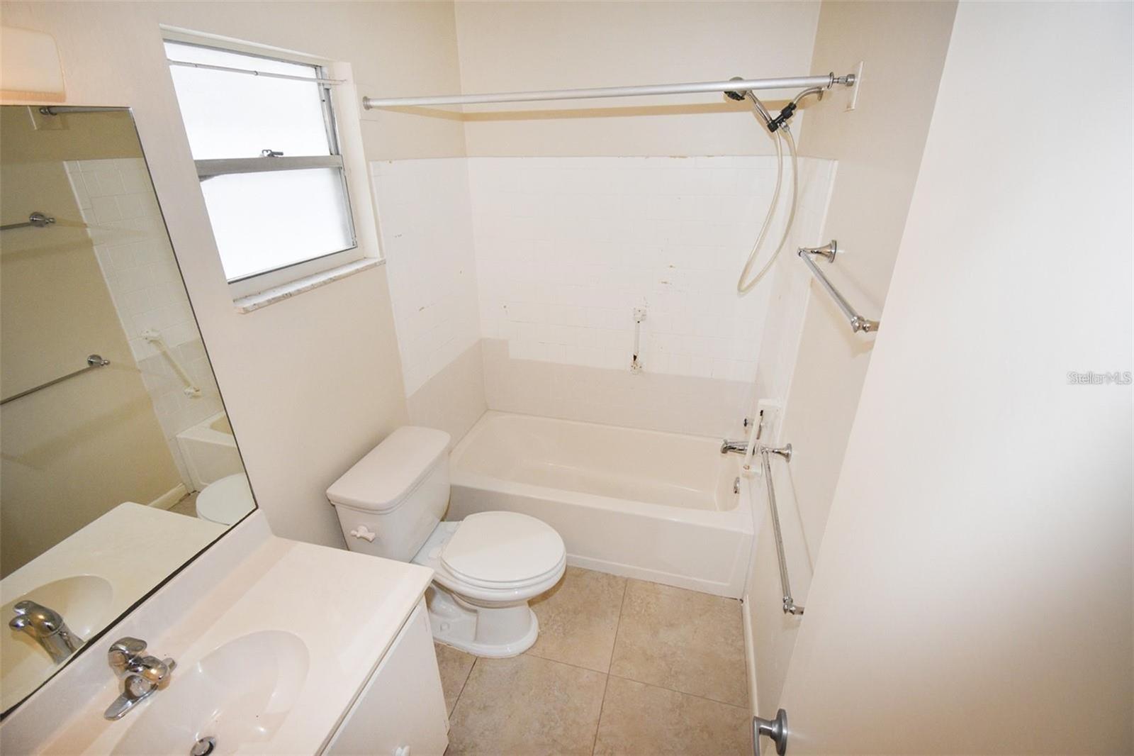 GLEN OAKS RIDGE VILLAS 1 - Residential Lease