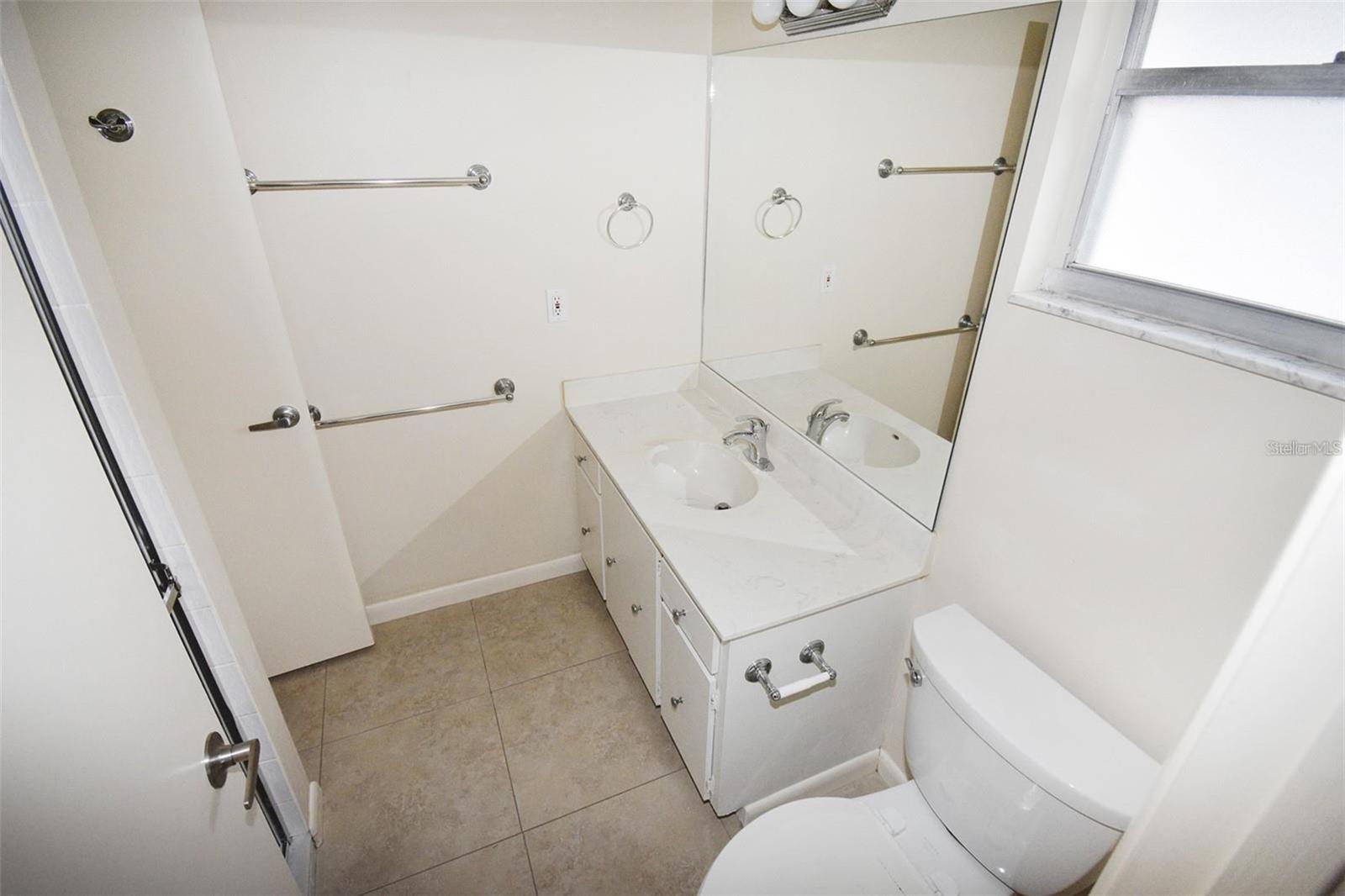 GLEN OAKS RIDGE VILLAS 1 - Residential Lease