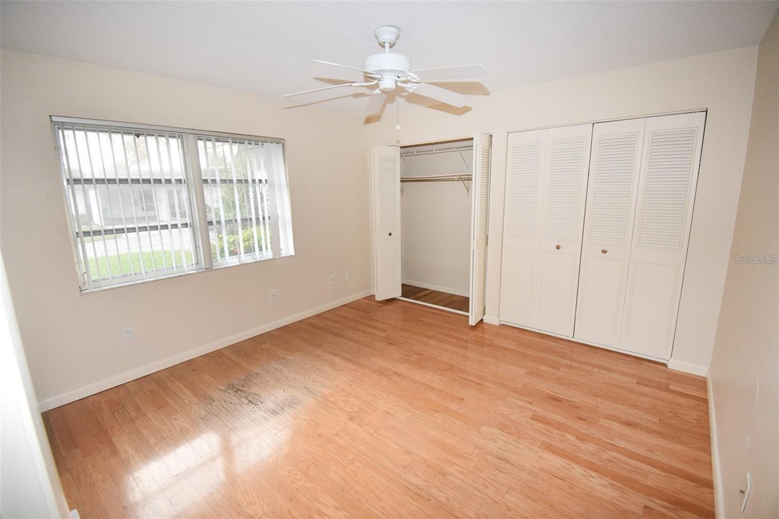 GLEN OAKS RIDGE VILLAS 1 - Residential Lease