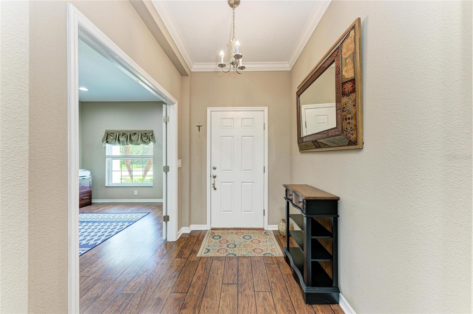736 ROSEMARY CIRCLE