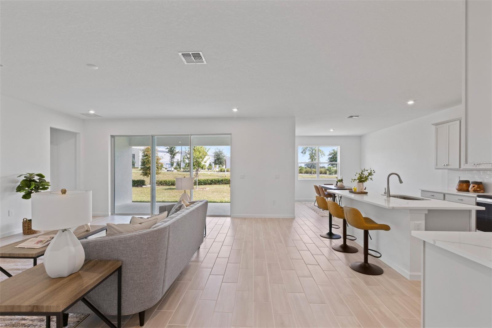 2600 GINSENG IVY STREET