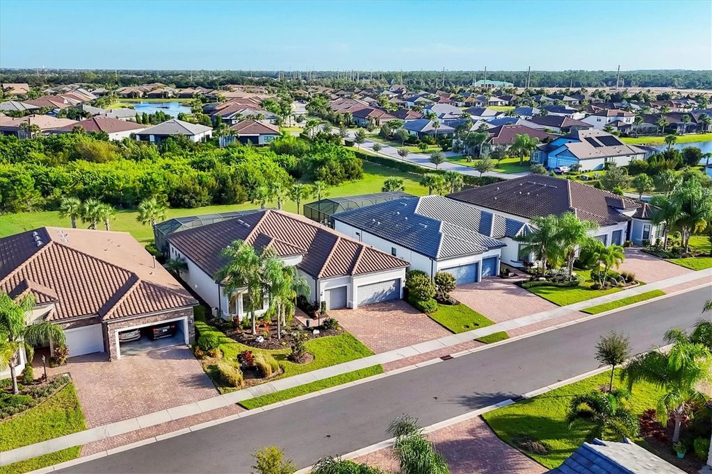 Photo of 17823 Littleton Place, Bradenton, FL 34202 (MLS # A4667122)