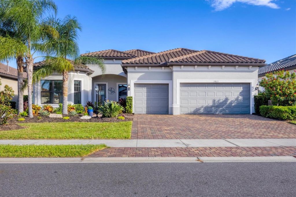 Photo of 17823 Littleton Place, Bradenton, FL 34202 (MLS # A4667122)