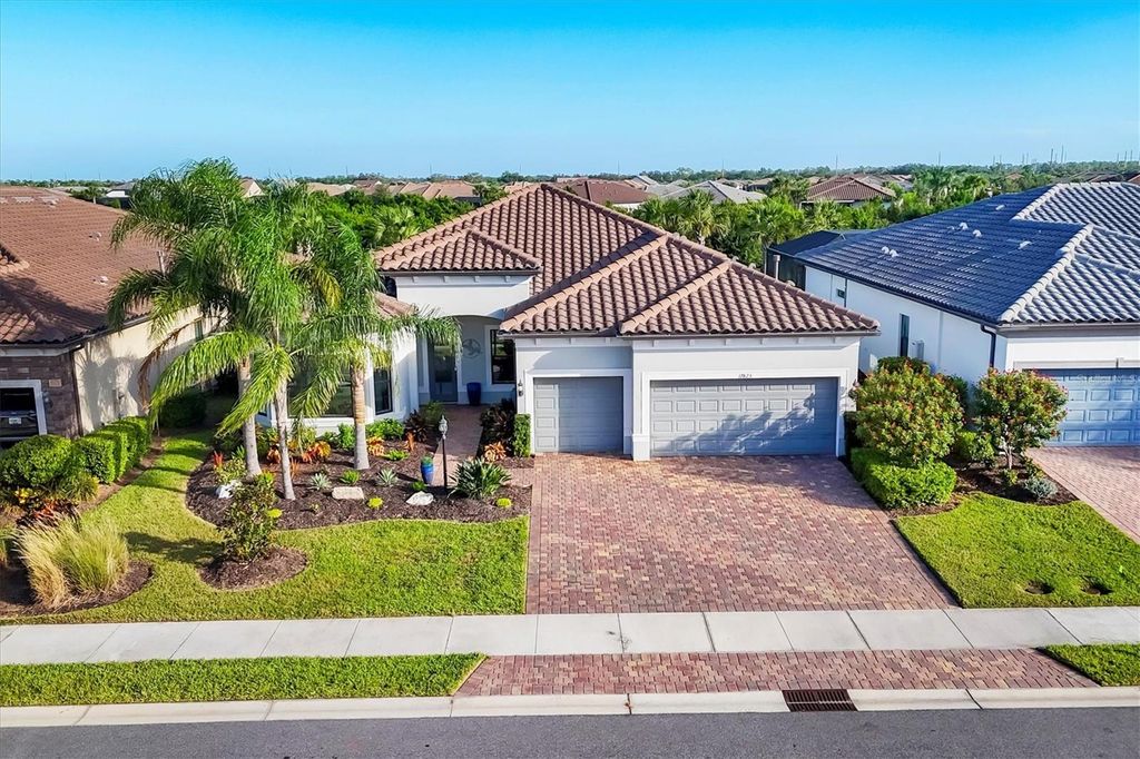Photo of 17823 Littleton Place, Bradenton, FL 34202 (MLS # A4667122)