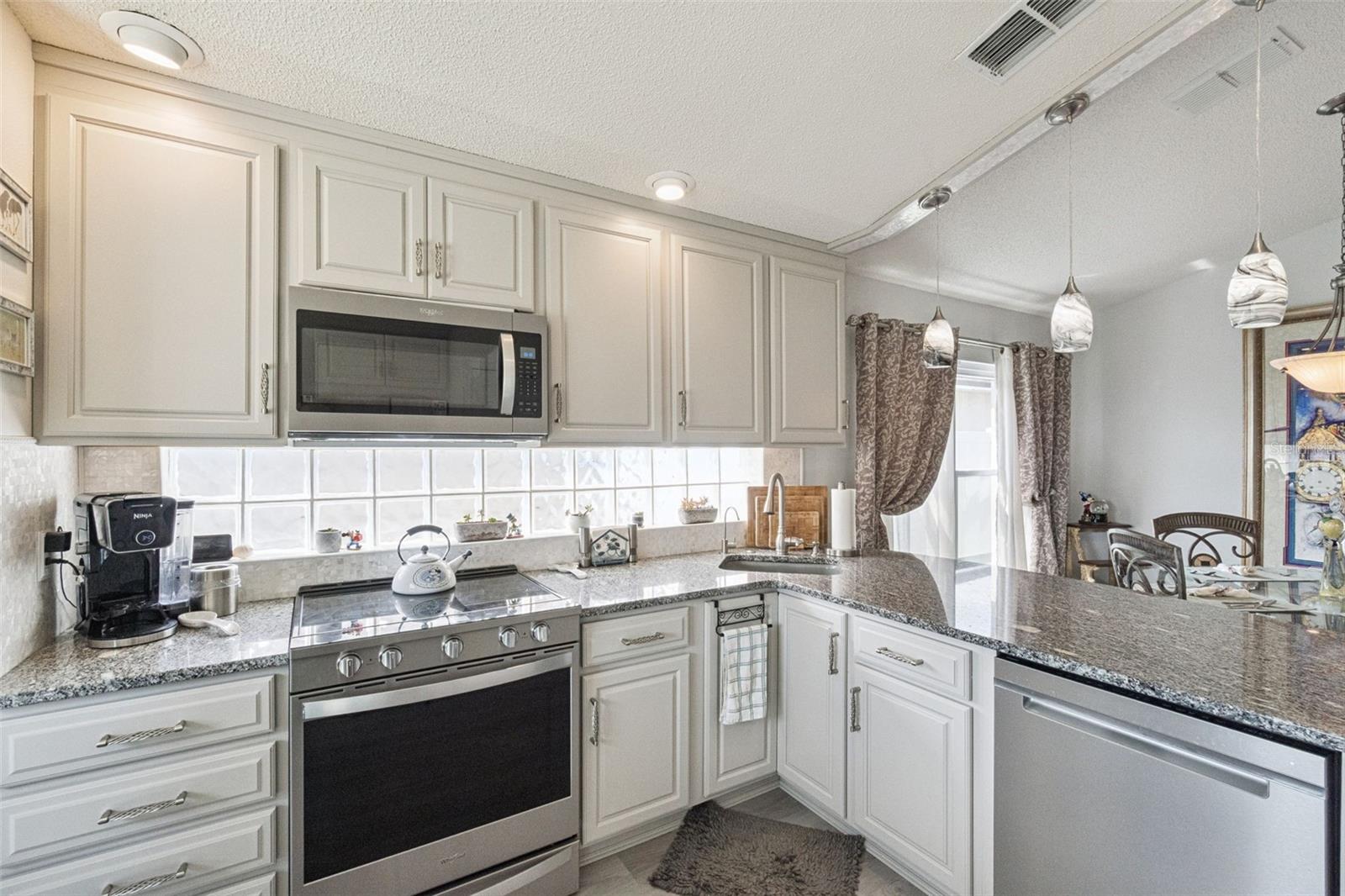 RIDGEWOOD POINTE - Residential