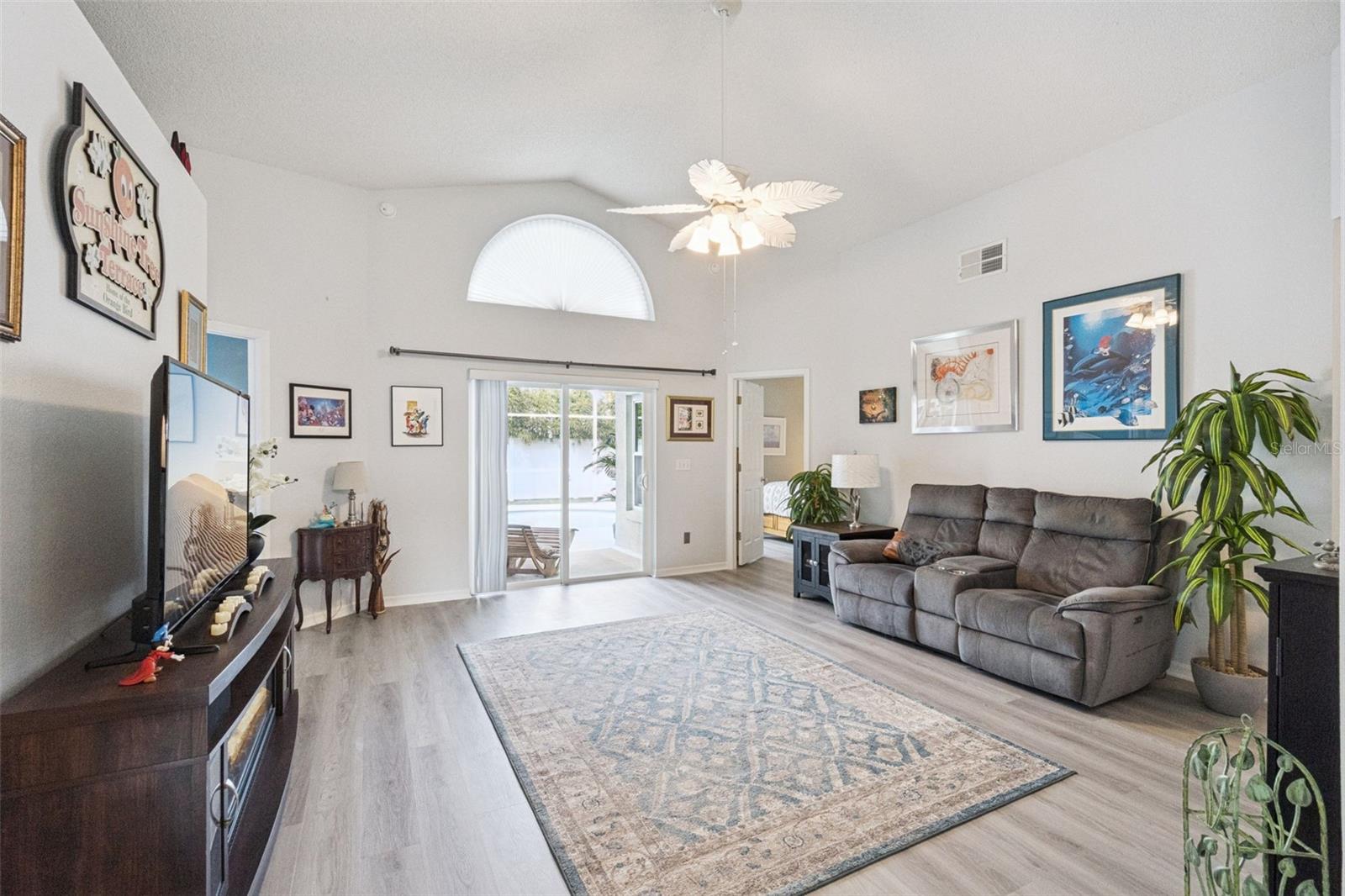 RIDGEWOOD POINTE - Residential