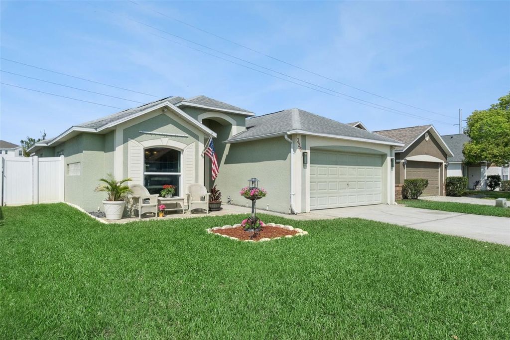Photo of 326 Canary Island Circle, Davenport, FL 33837 (MLS # O6393605)