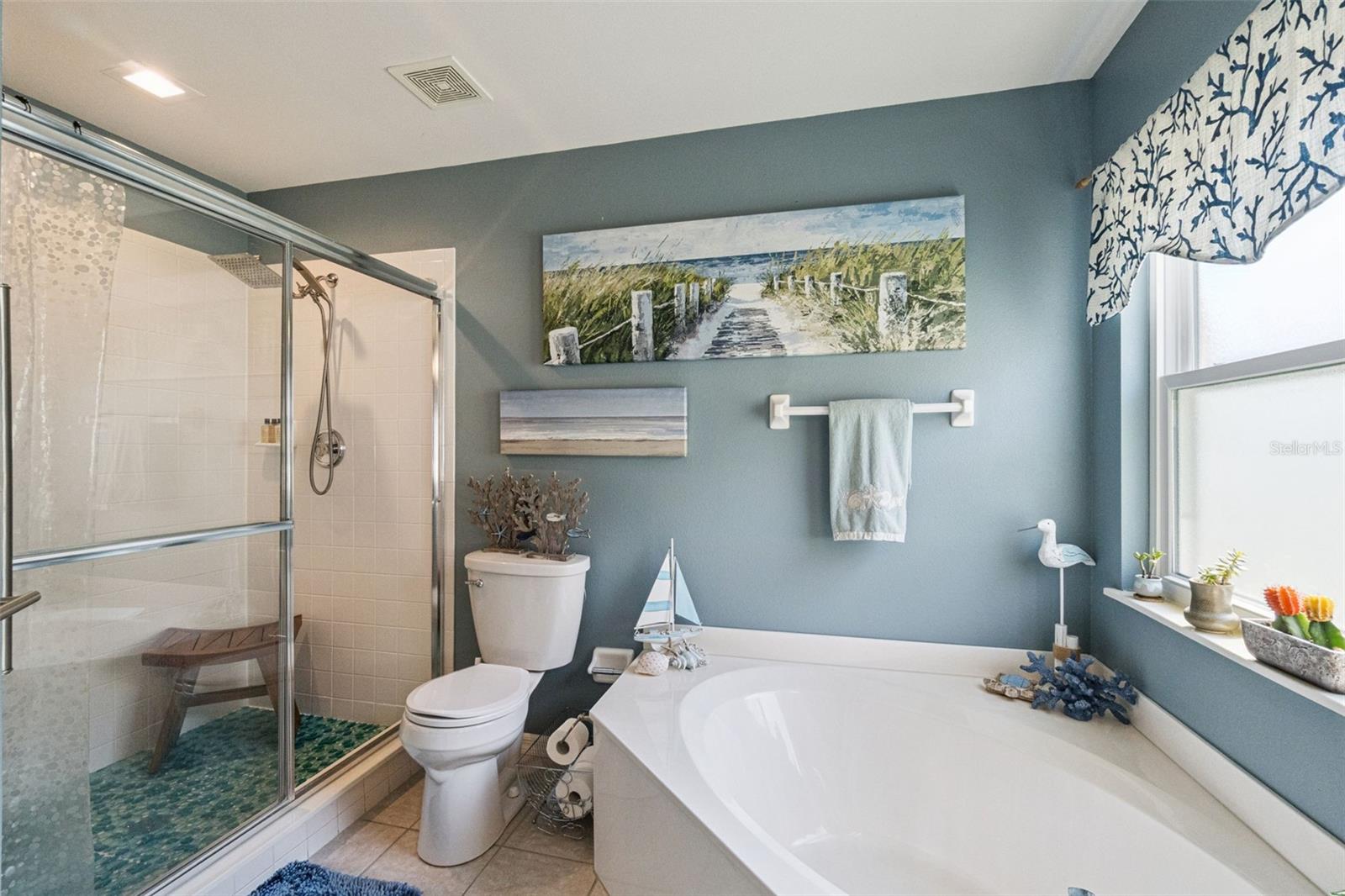 RIDGEWOOD POINTE - Residential