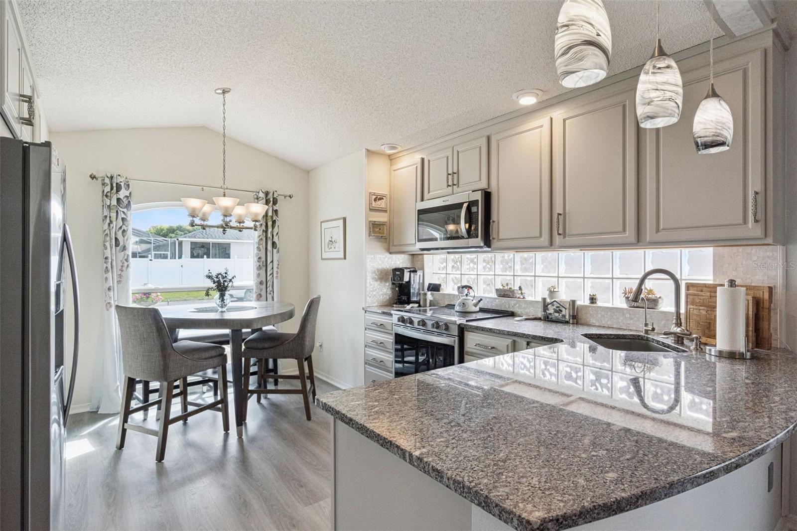 RIDGEWOOD POINTE - Residential