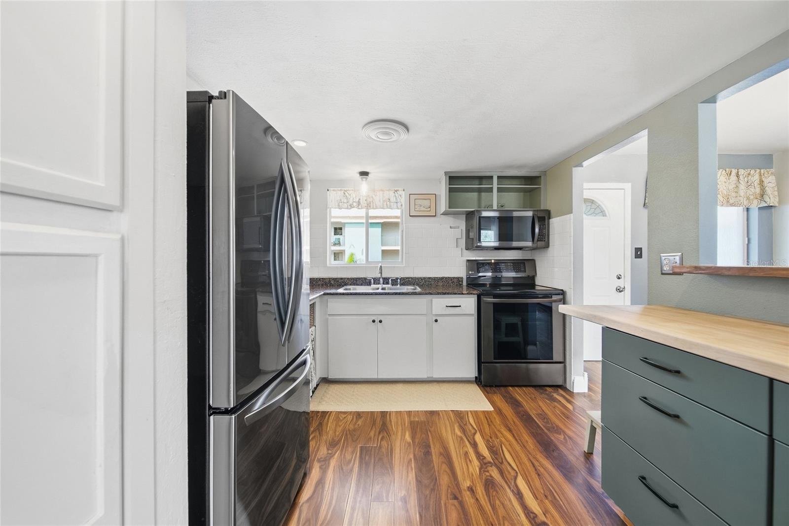 2330 CANAL DRIVE G27, BRADENTON, FL, 34207 3 2330 CANAL DRIVE G27
