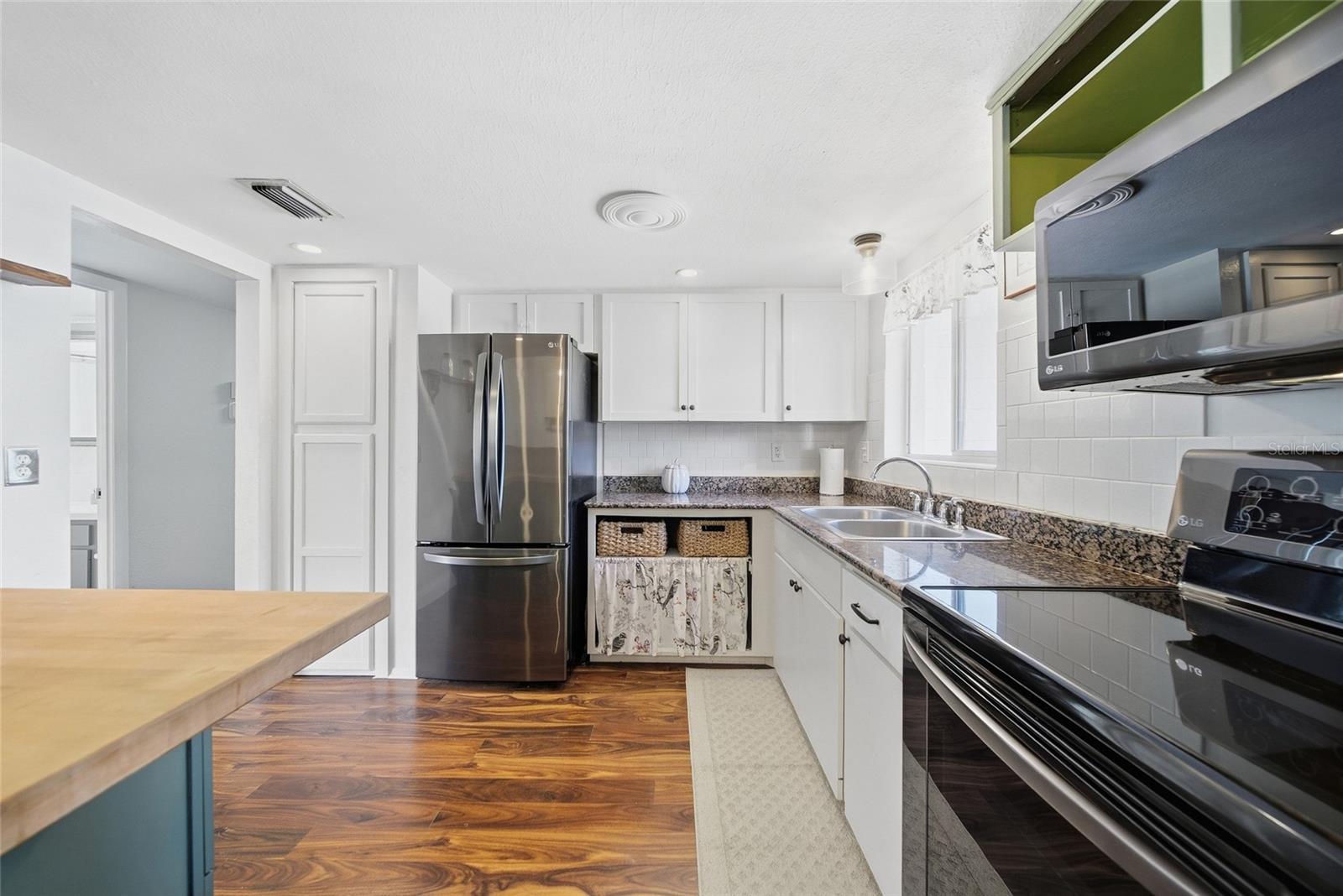2330 CANAL DRIVE G27, BRADENTON, FL, 34207 1 2330 CANAL DRIVE G27