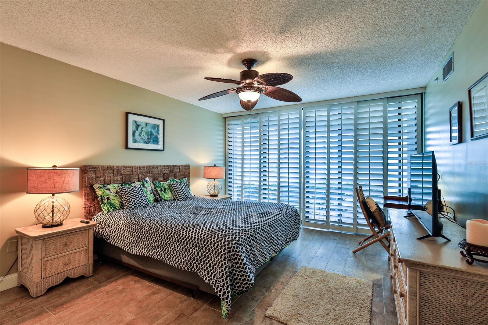 Ebb Tide Condo - Residential