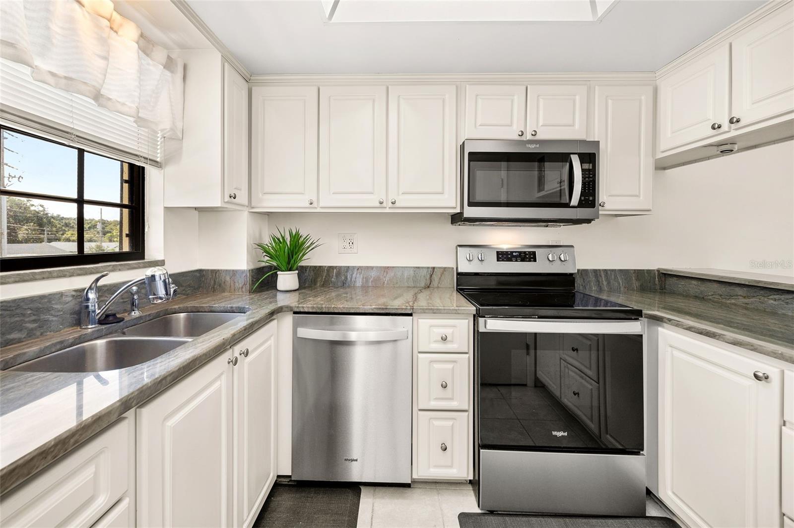 MOUNT DORA SOUTHERN OAKS CONDO - Residential Lease