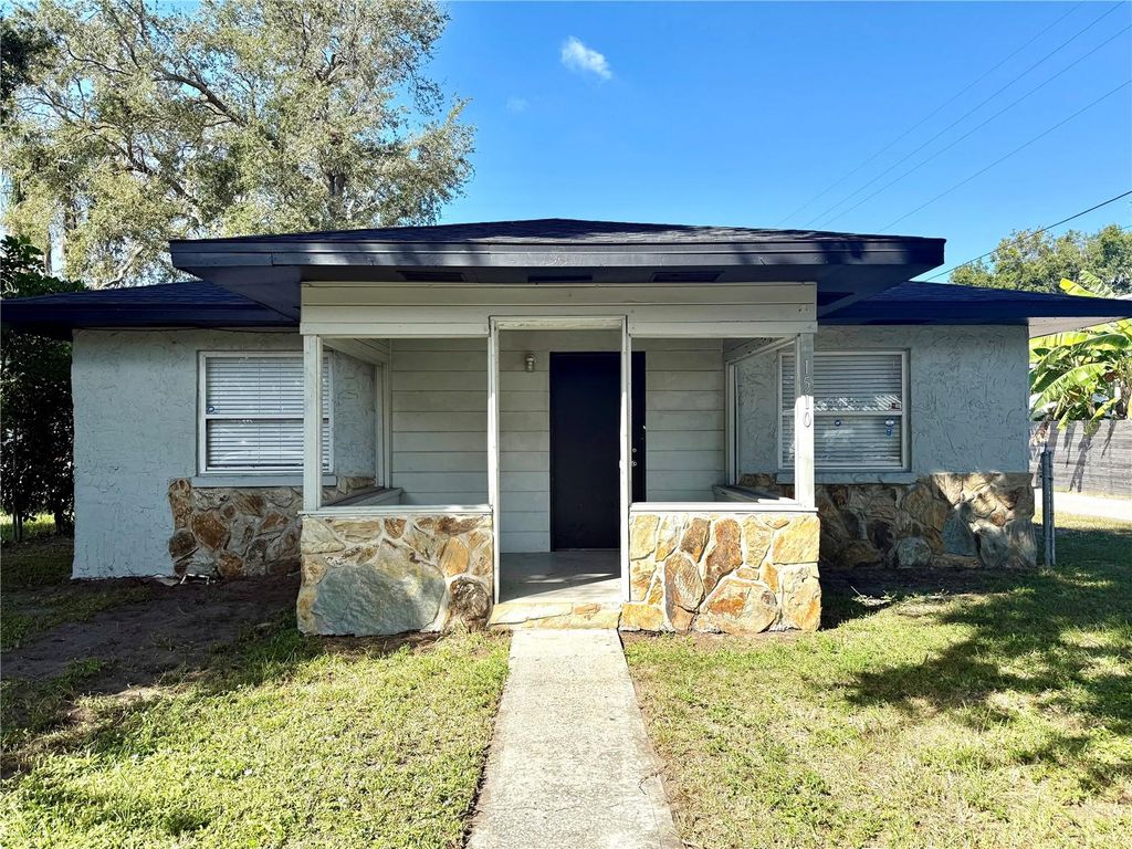 Photo of 1510 13th Street W, Bradenton, FL 34205 (MLS # A4668909)