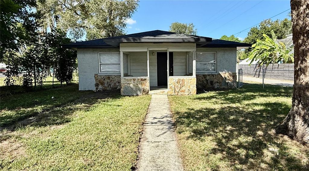 Photo of 1510 13th Street W, Bradenton, FL 34205 (MLS # A4668909)