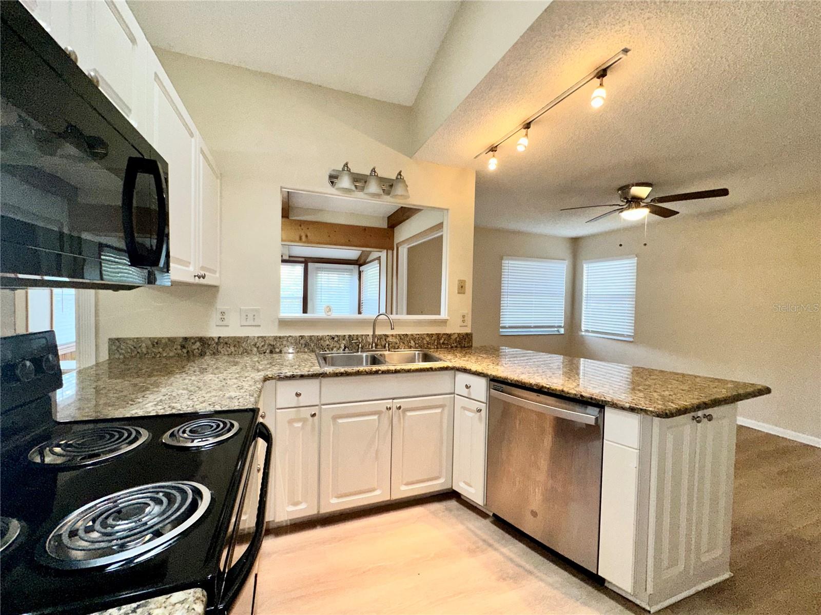 EMERALD LAKE COLONY UNIT 1 - Residential Lease