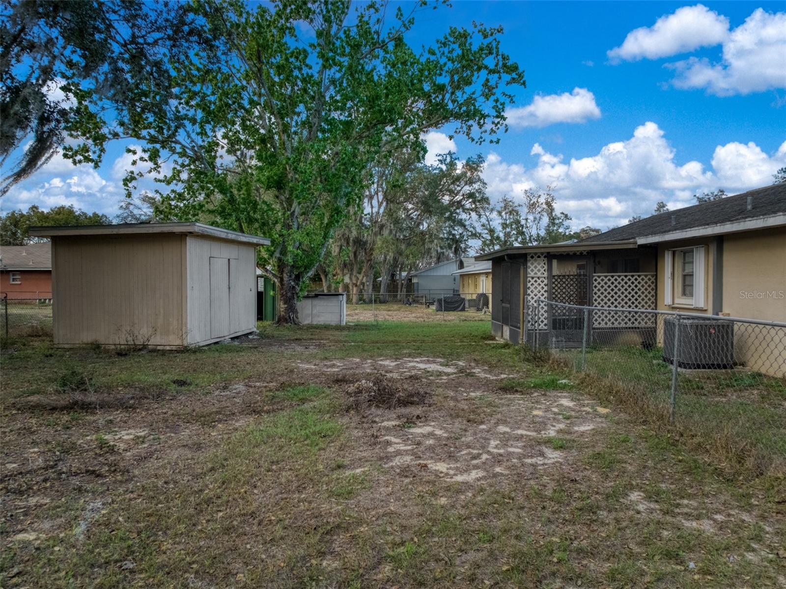 AVON PARK LAKES - Residential