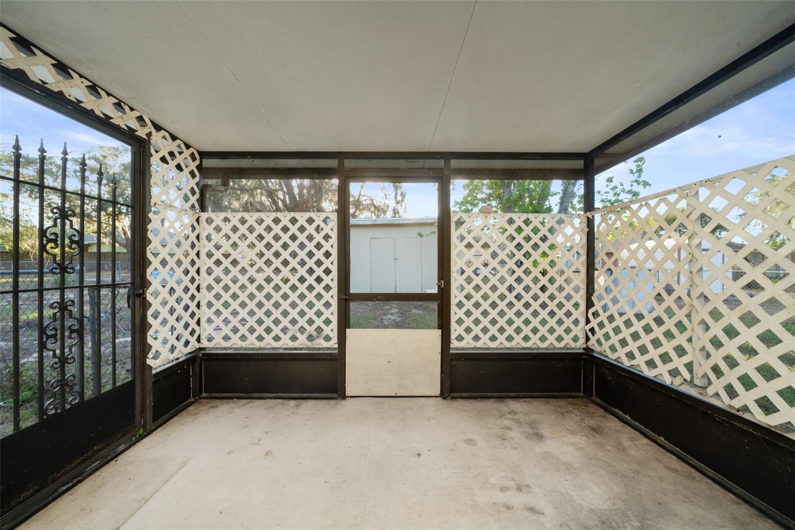 AVON PARK LAKES - Residential