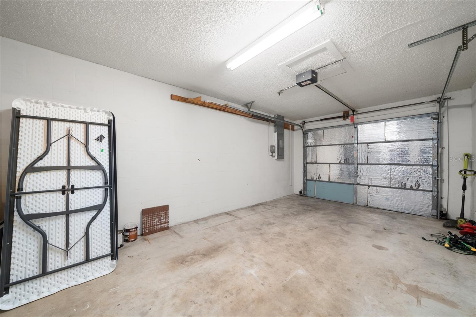 AVON PARK LAKES - Residential