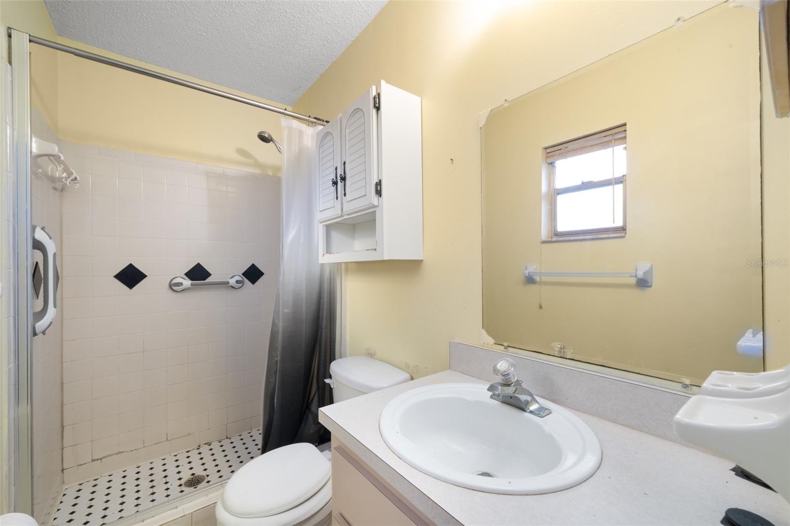 AVON PARK LAKES - Residential