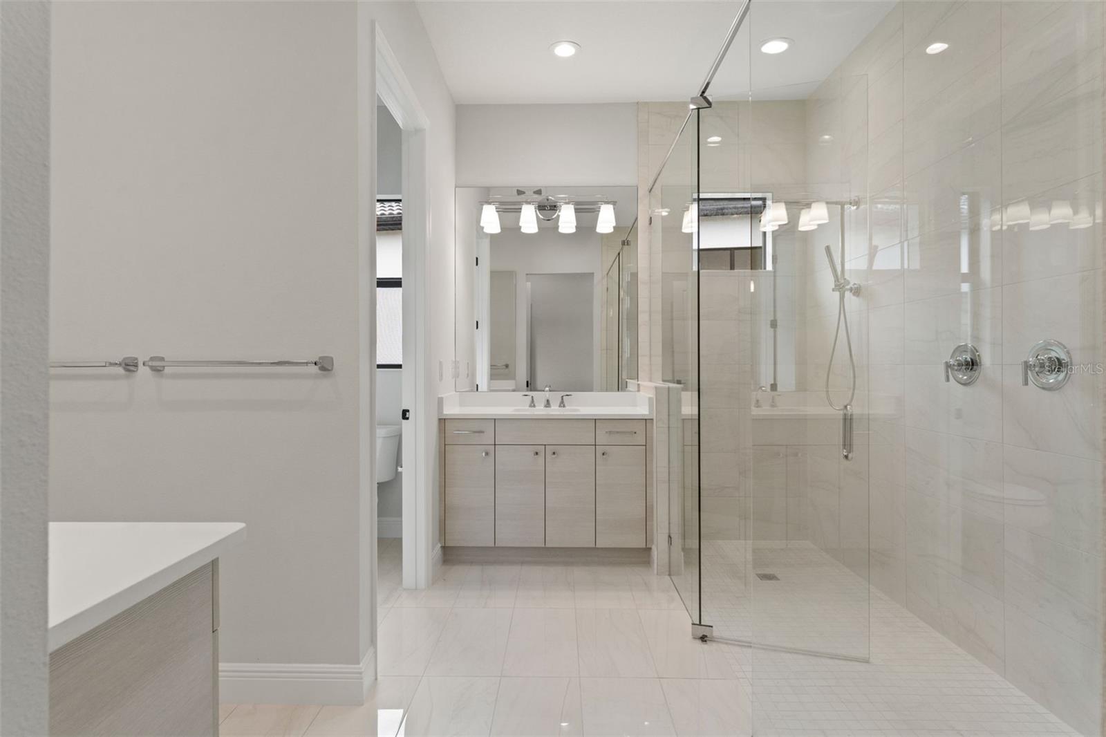 ARIA PHASE III - Residential