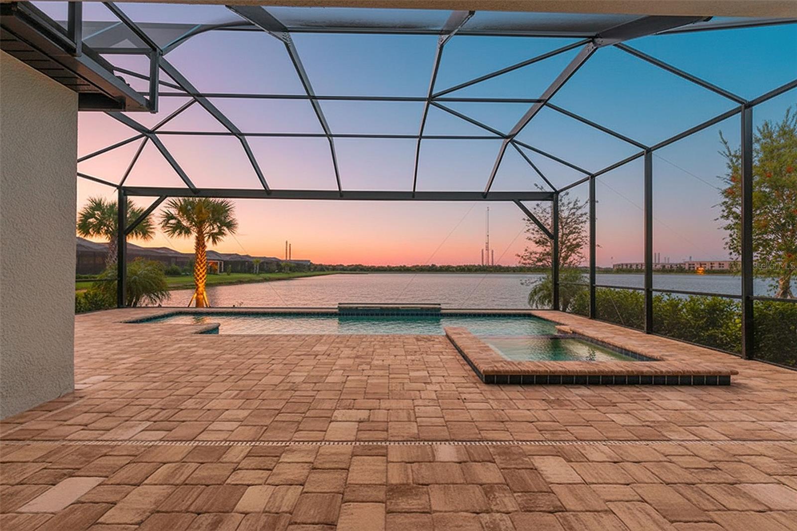 ARIA PHASE III - Residential