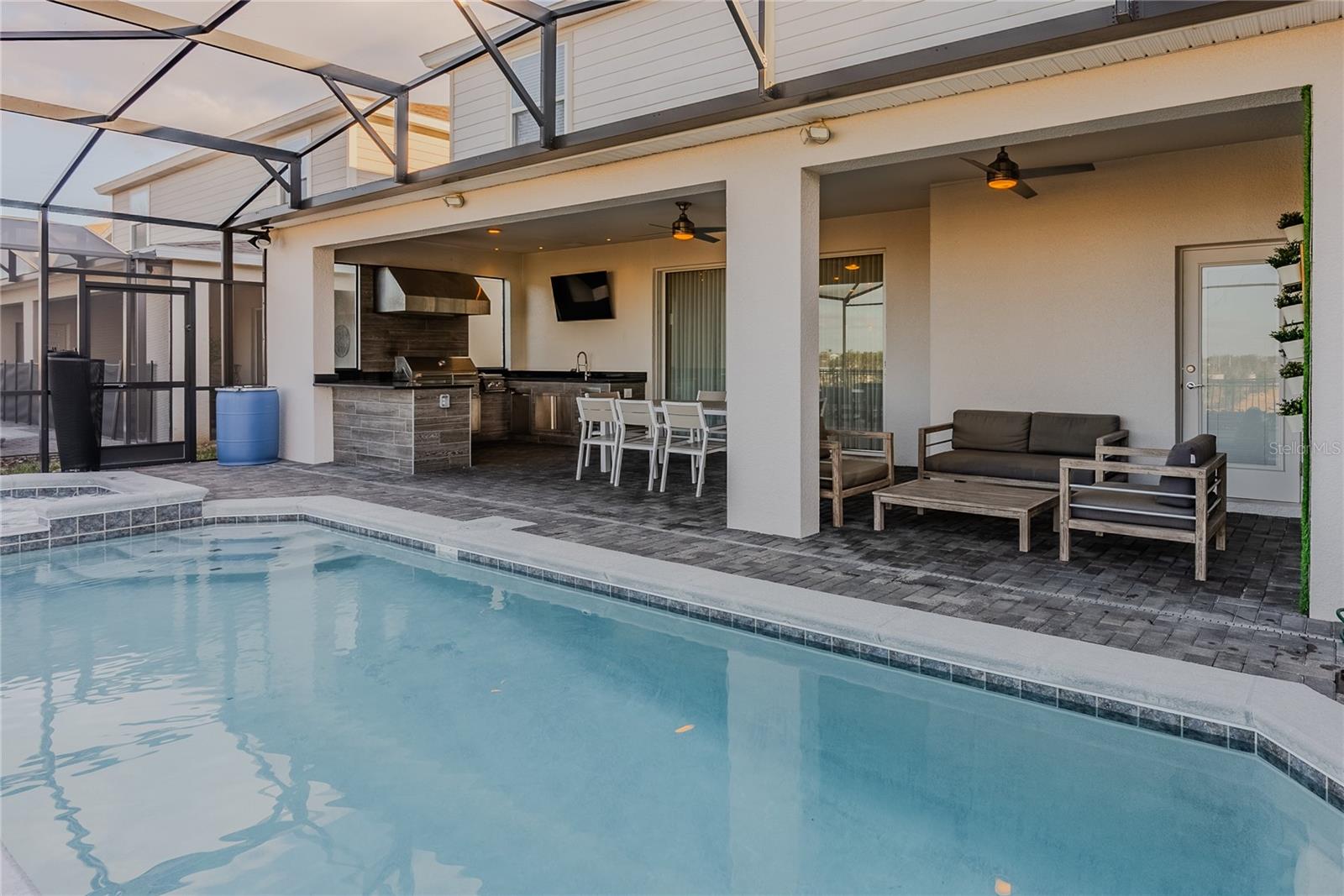 WINDSOR ISLAND RESIDENCE - Residential