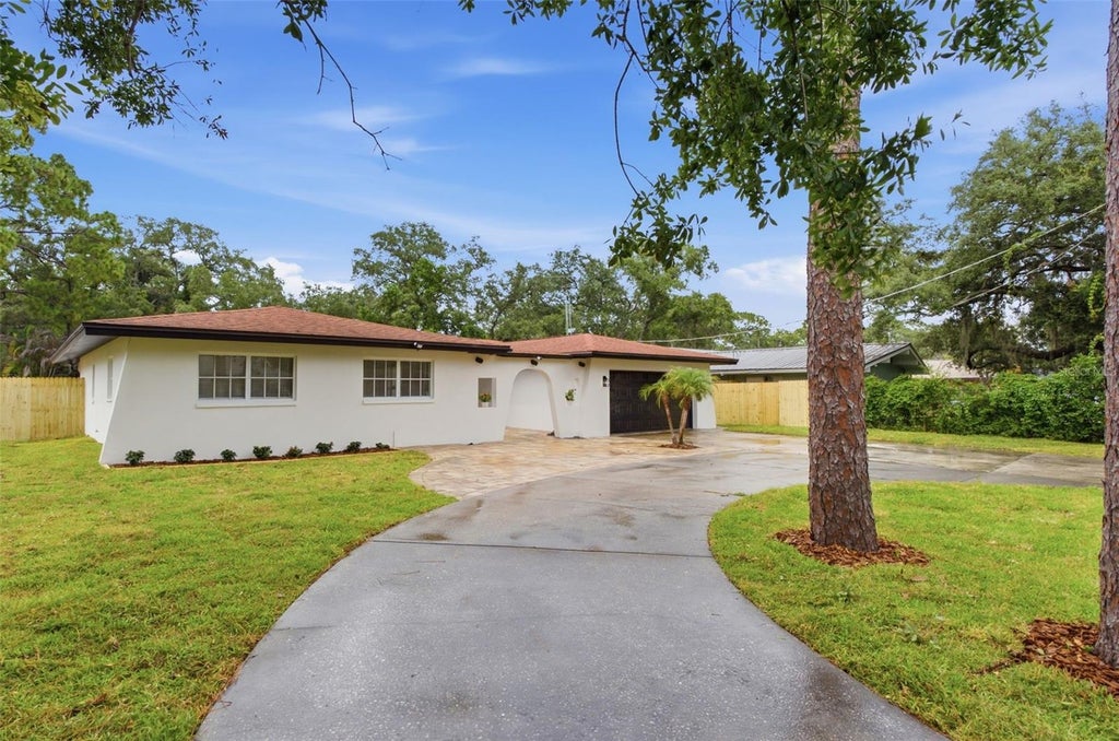 Photo of 5106 Oakhaven Lane, Tampa, FL 33617 (MLS # TB8530678)