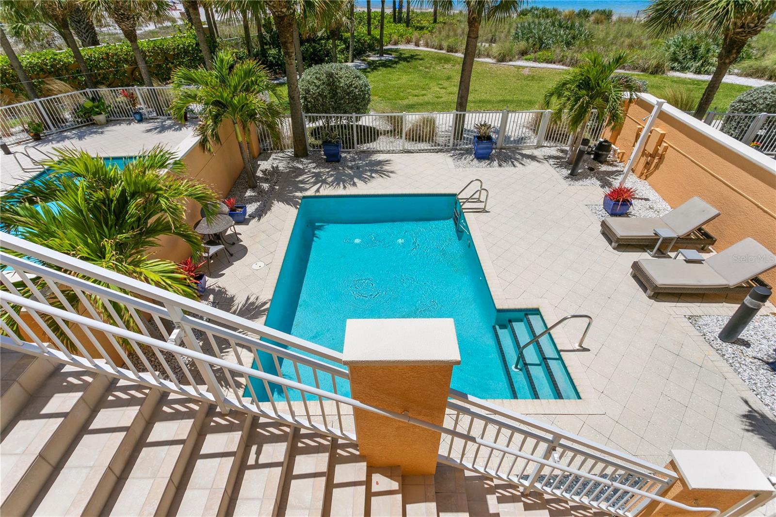 SERENO CONDO - Residential