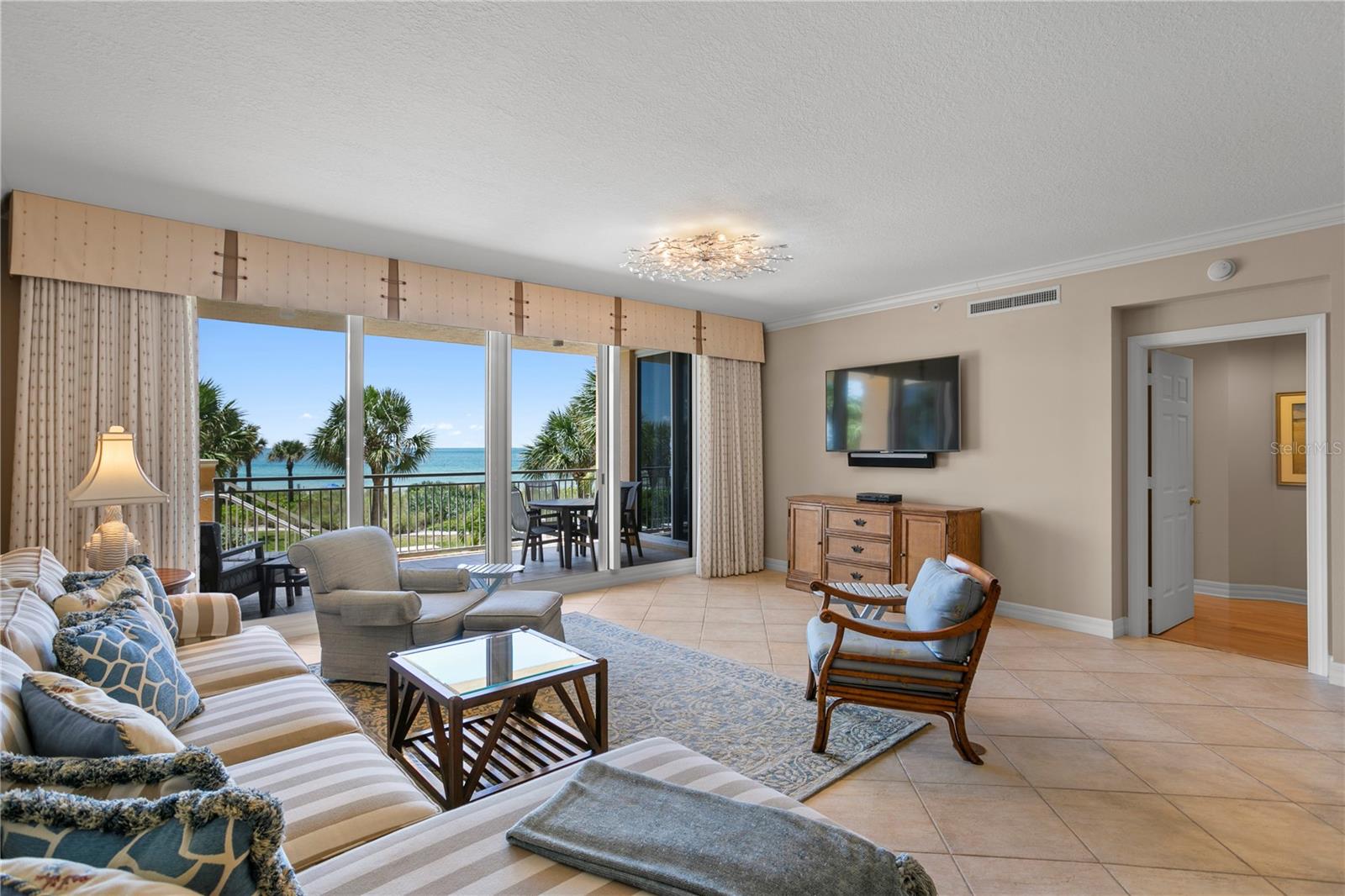 SERENO CONDO - Residential