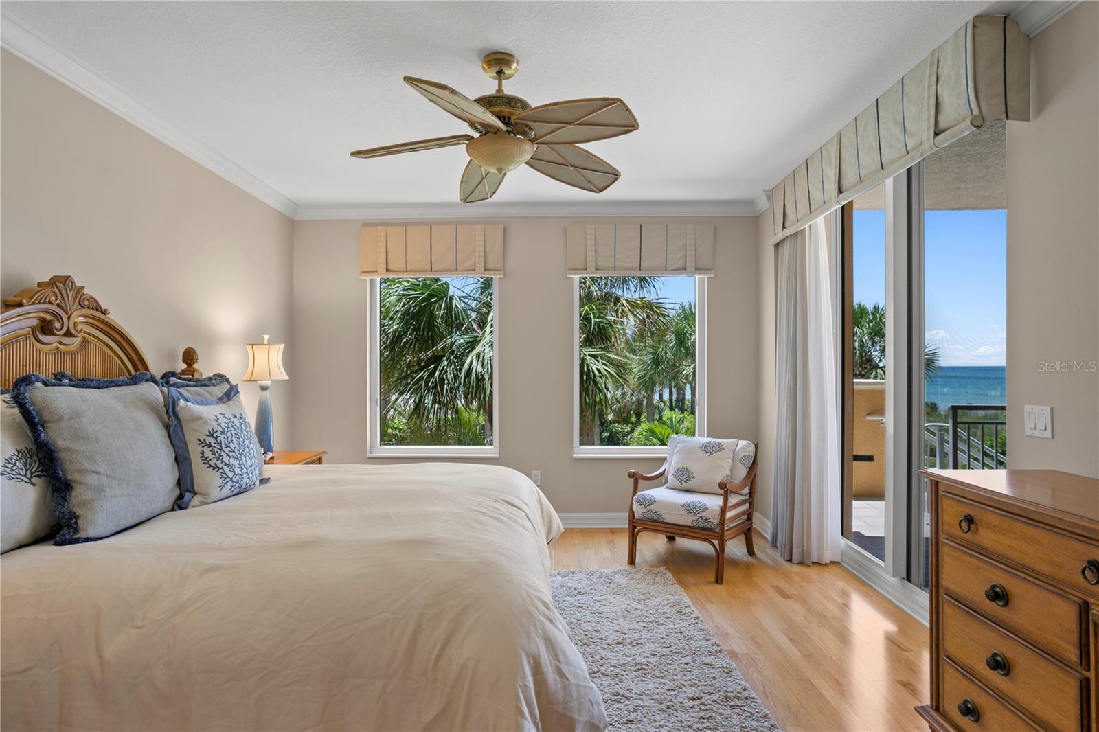 SERENO CONDO - Residential