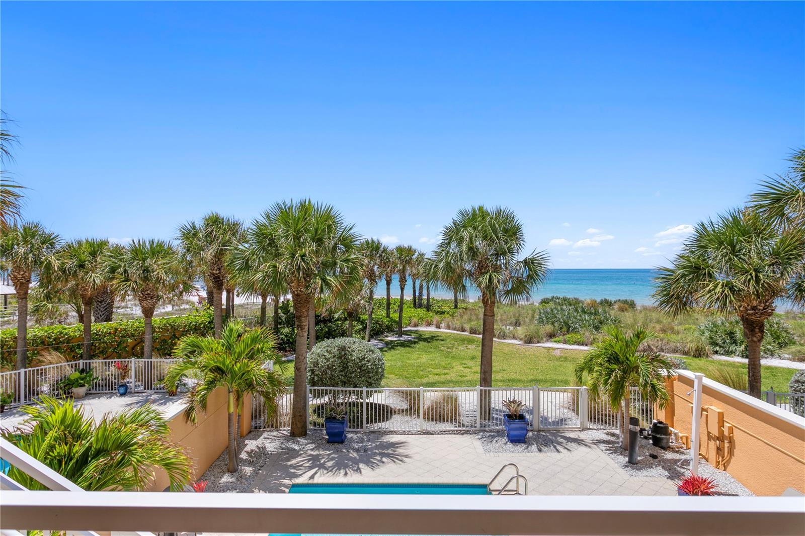 SERENO CONDO - Residential