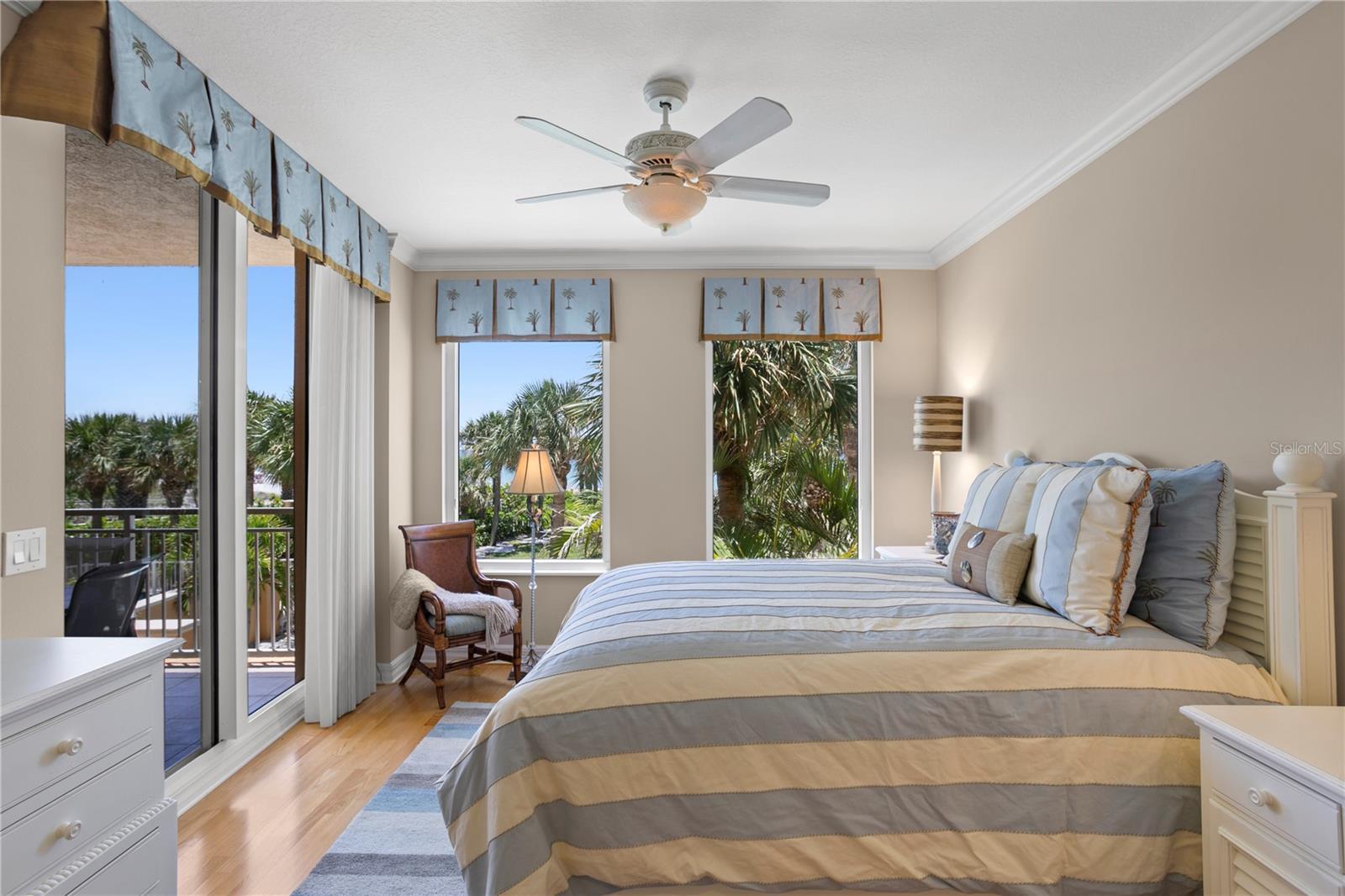 SERENO CONDO - Residential