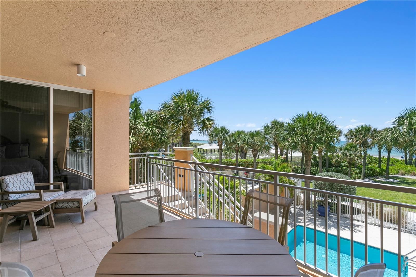 SERENO CONDO - Residential