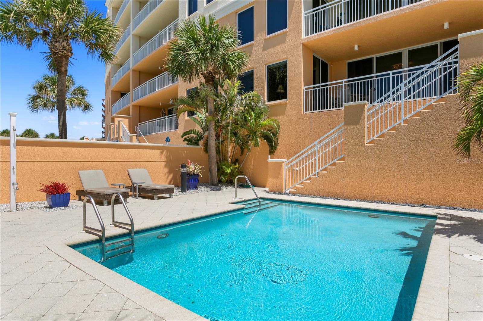 SERENO CONDO - Residential