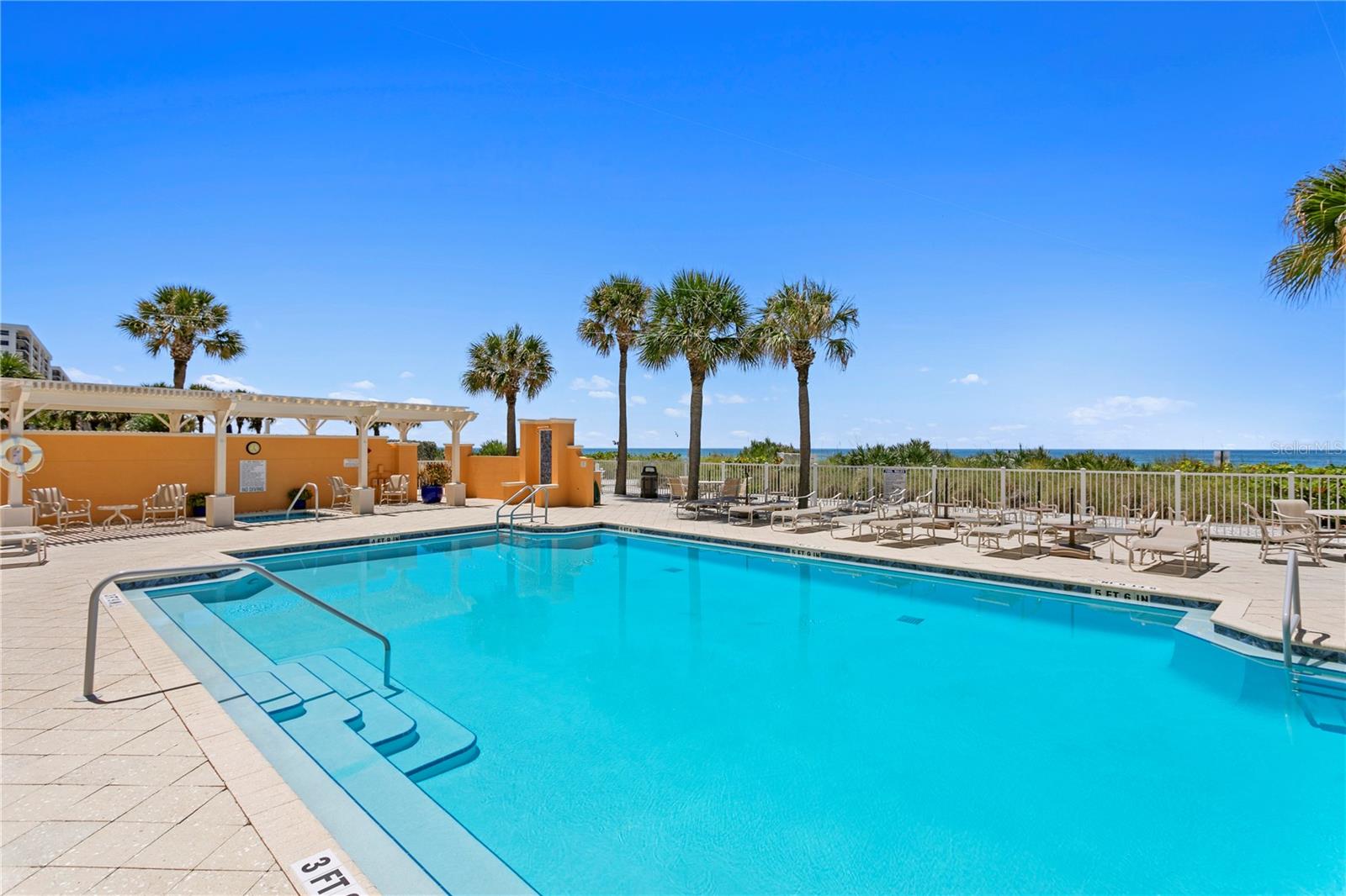 SERENO CONDO - Residential