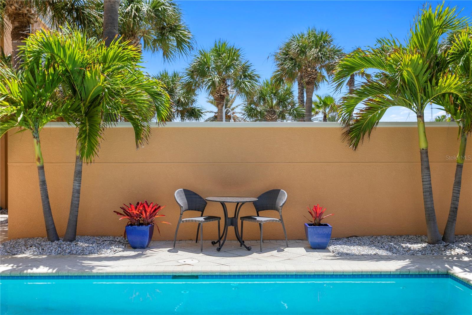 SERENO CONDO - Residential