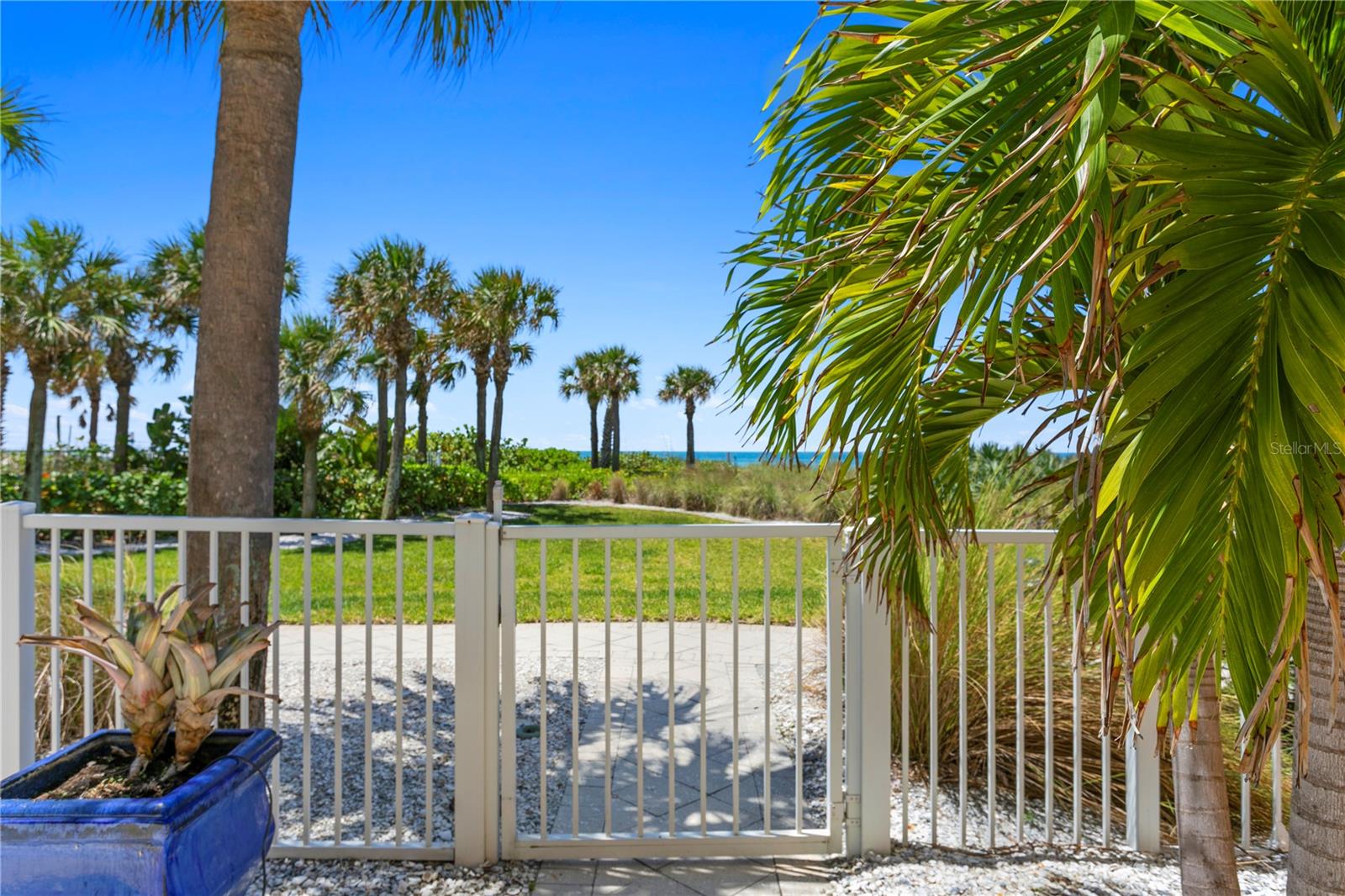 SERENO CONDO - Residential