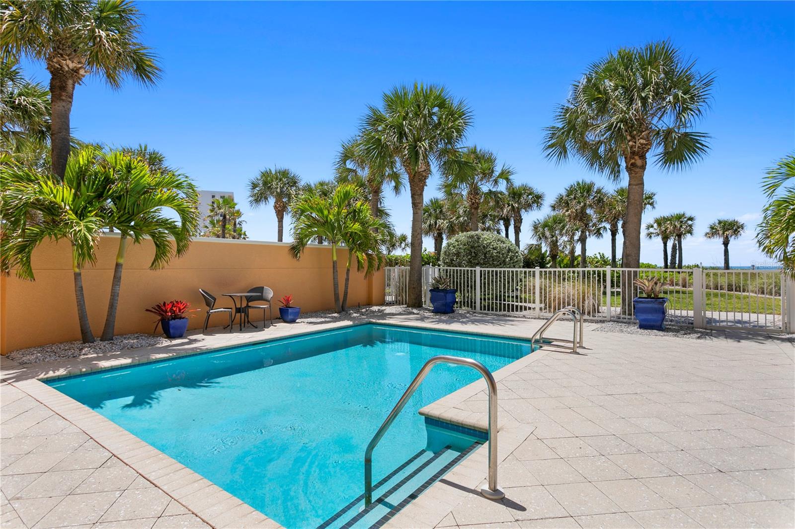 SERENO CONDO - Residential