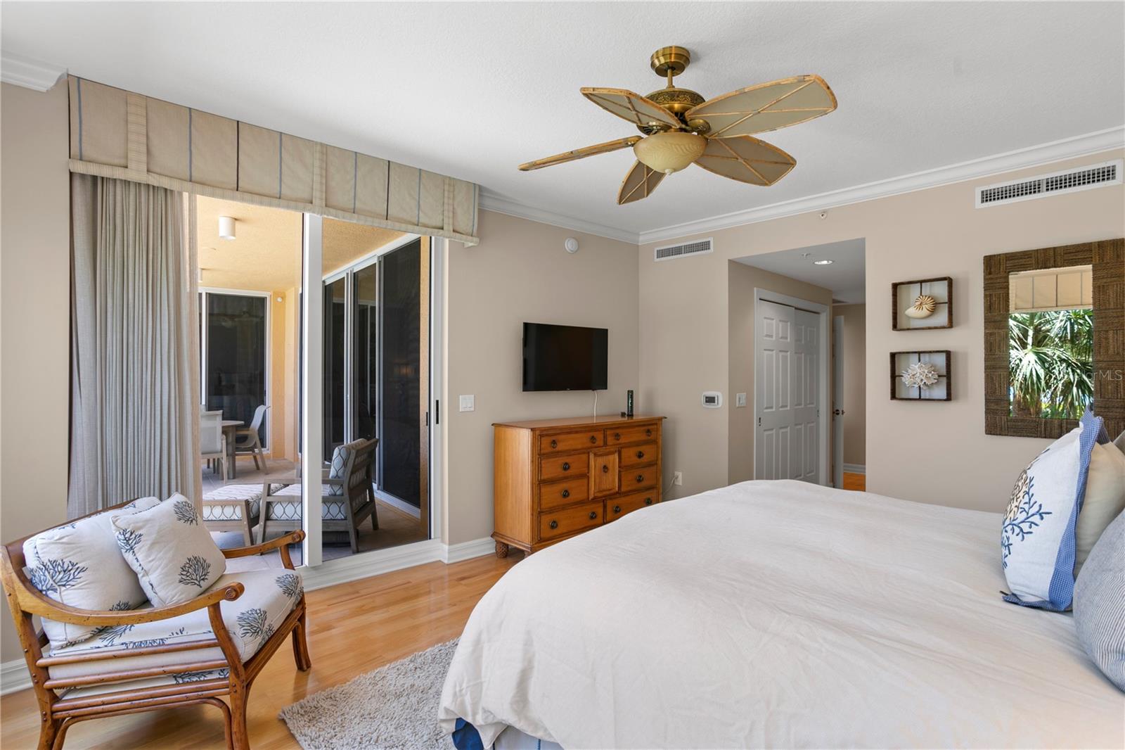 SERENO CONDO - Residential