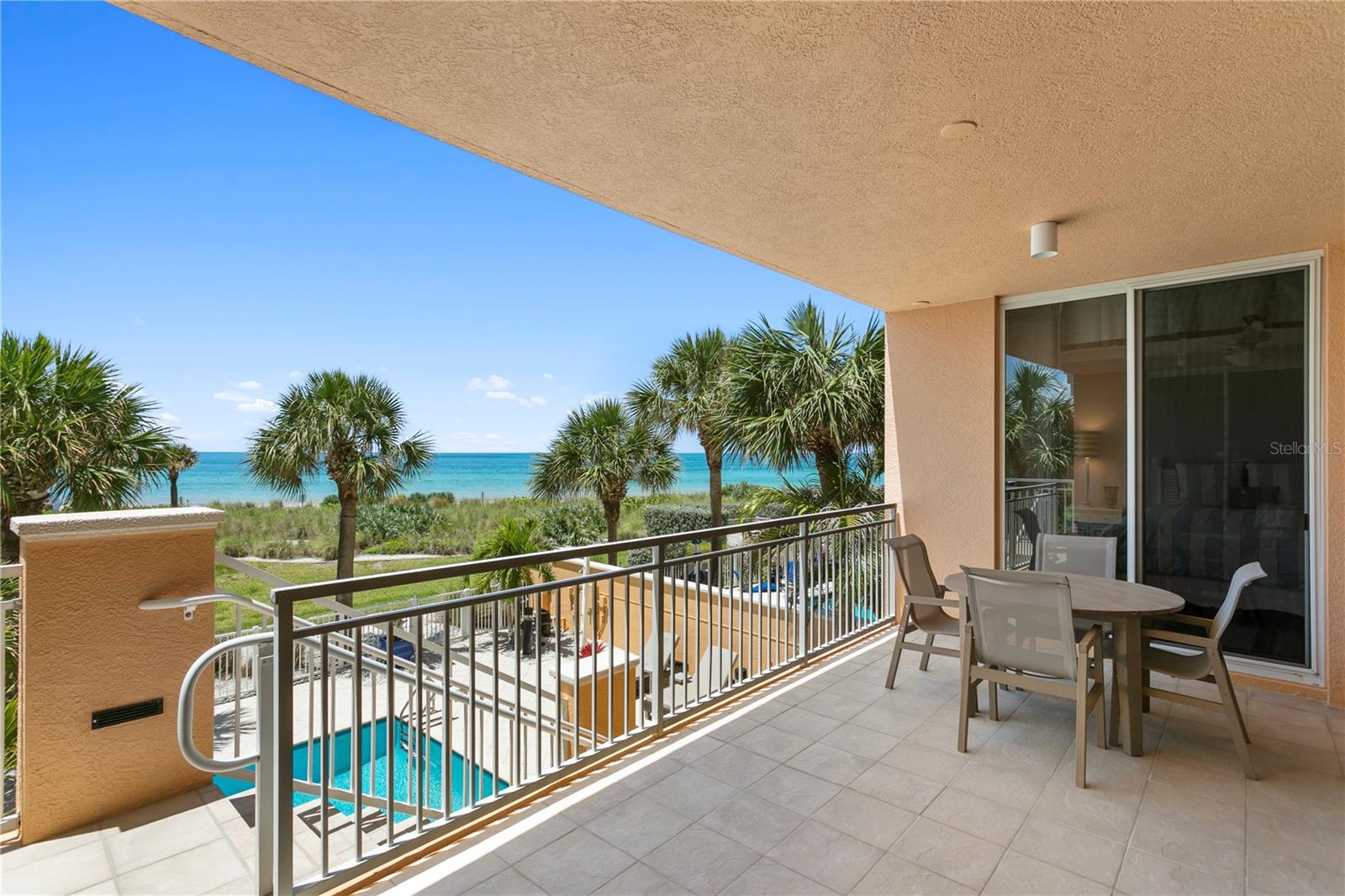 SERENO CONDO - Residential